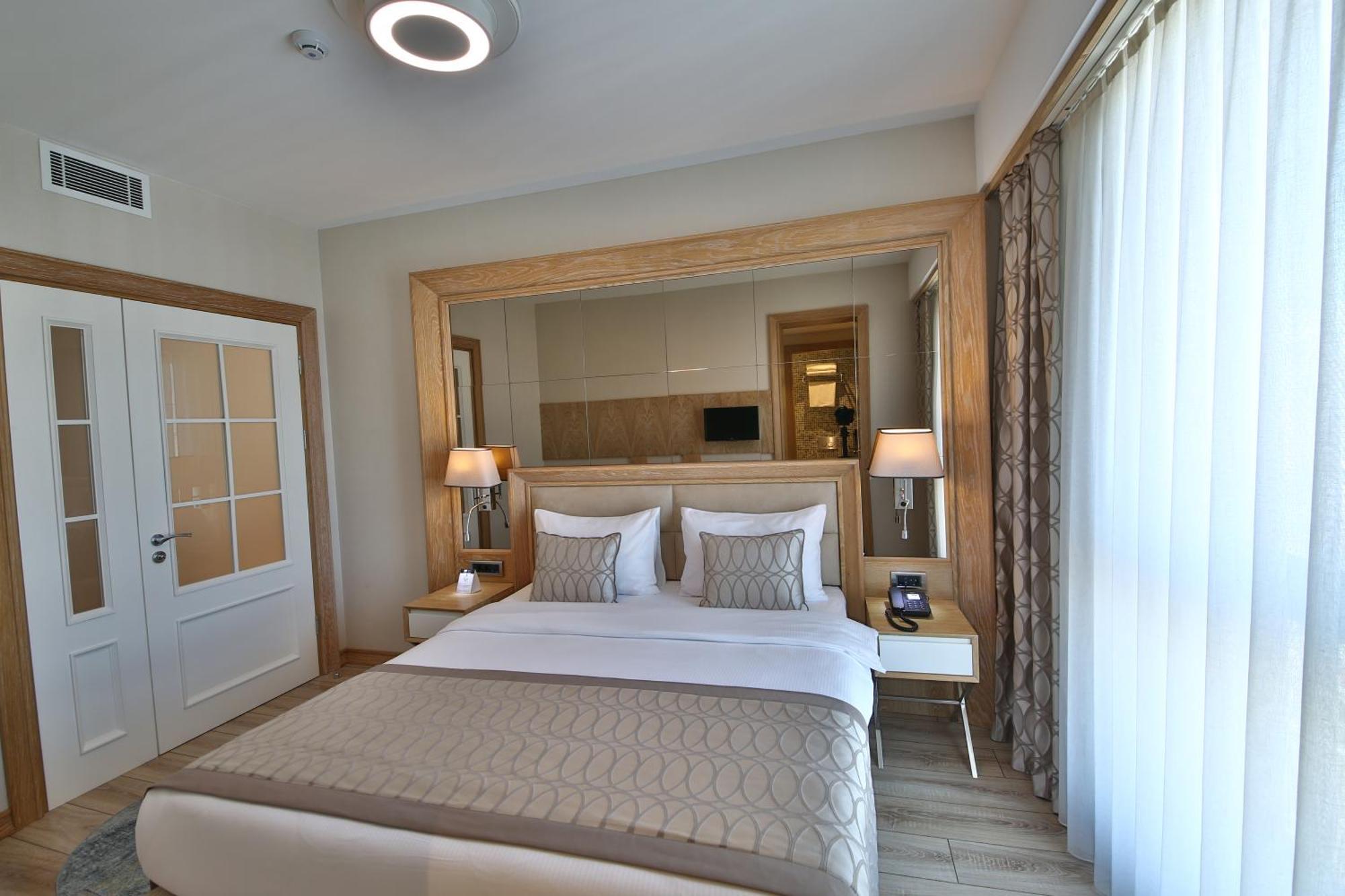 Bof Hotels Ceo Suites Atasehir Istanbul Exterior photo