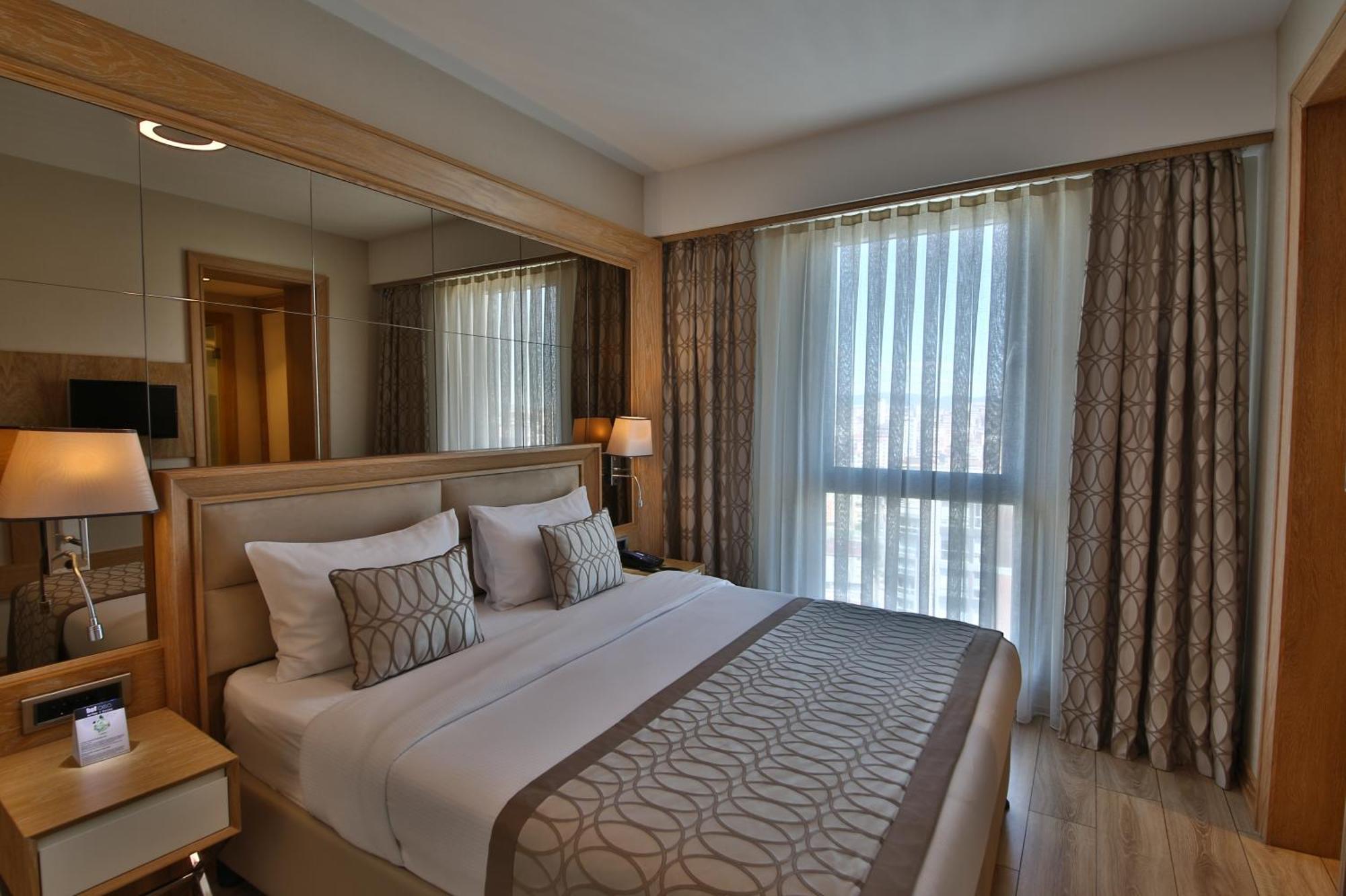 Bof Hotels Ceo Suites Atasehir Istanbul Exterior photo