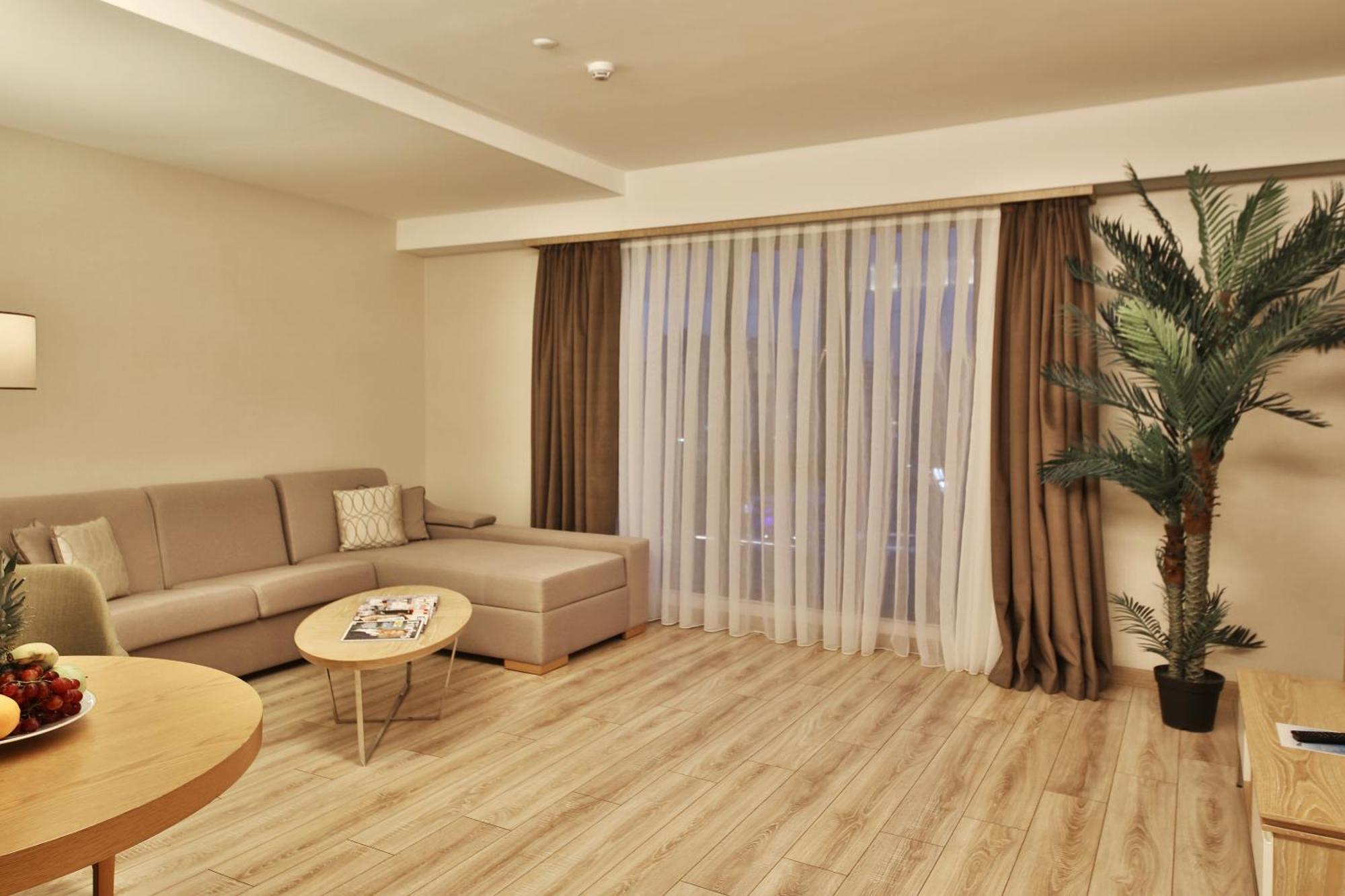Bof Hotels Ceo Suites Atasehir Istanbul Exterior photo